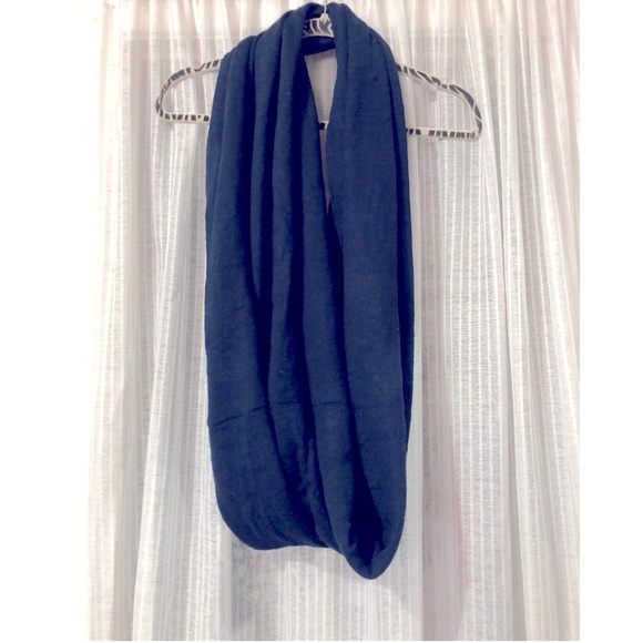 Unisex H&M Infinity Scarf - Picture 1 of 2